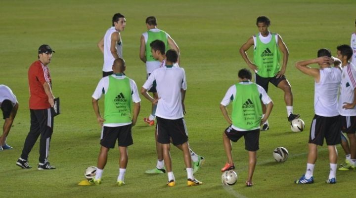 Mexico reconoce cancha del Rommel Fernández