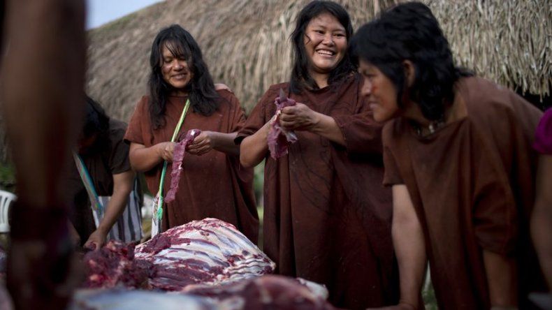 Nativos asháninka celebran concurso femenino de belleza