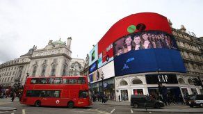 La línea del metro de Londres que va al aeropuerto lanza el servicio nocturno