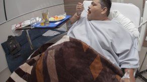 El hombre más obeso del mundo está fuera de peligro tras cirugía de urgencia