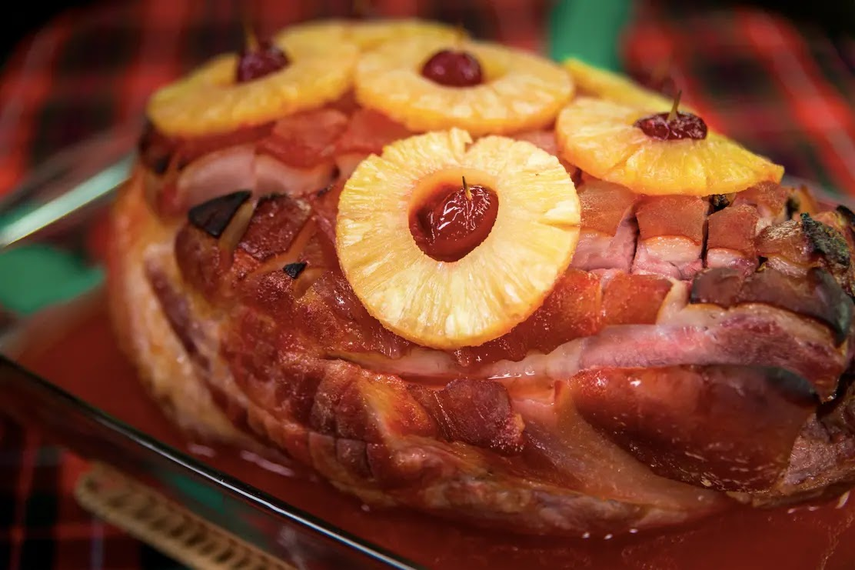 El jamón forma parte de los alimentos más importantes de la cena navideña.