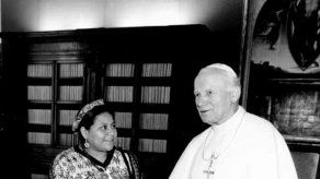 Fieles disidentes cuestionan canonización relámpago de Juan Pablo II