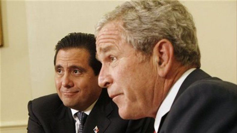Bush recibe a Torrijos, destaca importancia de L. Comercio