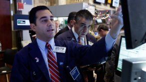 Leve retroceso de Wall Street por reunión Fed