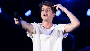 Charlie Puth cancela resto de su gira por enfermedad