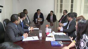 CNA recibe en cortesía de sala a exprimera dama y abogados de Martinelli