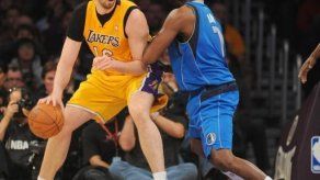 Pau Gasol cree que no se moverá de los Lakers