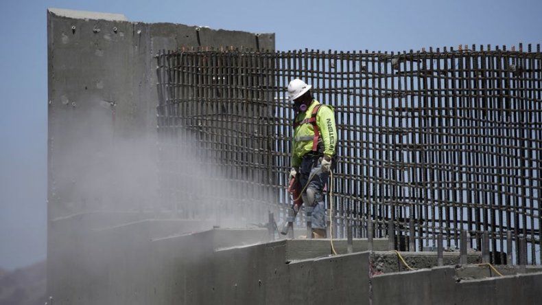 Trump presenta plan multimillonario de infraestructura