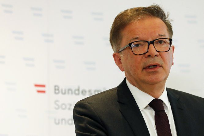 El ministro de Salud de Austria