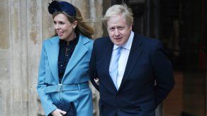 El primer ministro británico, Boris Johnson, y su novia, Carrie Symonds﻿.
