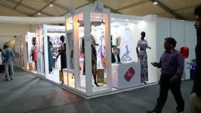 La semana de la moda india celebra en Delhi sus 30 años de pasarelas