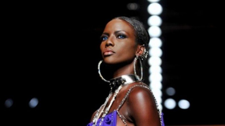 Desnudo y protestas en pasarela de Gaultier