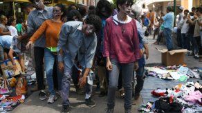 Hondureñas se disfrazan de zombis para llamar a votar con conciencia