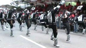 Procesión religiosa en fiesta folklórica inaugura el carnaval en Bolivia