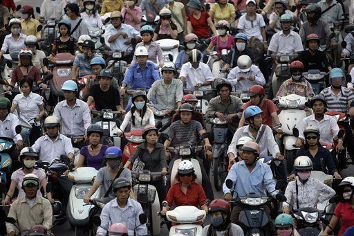 Vietnam podría prohibir conducir a motocilistas pequeños