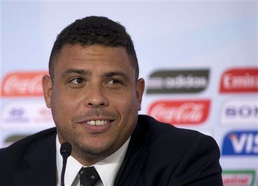Brasileño Ronaldo dice que su historia en el fútbol no puede ser borrada