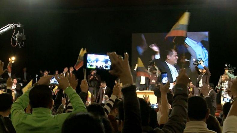 Correa de campaña encubierta en España por la revolución de Ecuador