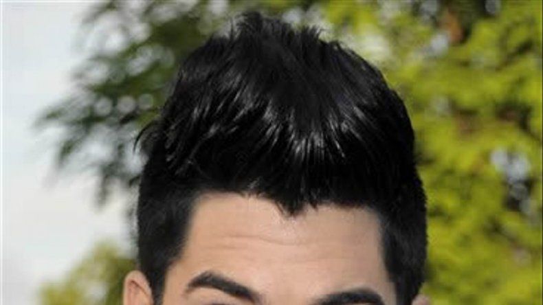 Adam Lambert es detenido por pelea con novio en Finlandia