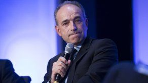 Precandidato francés blanco de pullas por desconocer precio de popular pan dulce