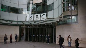 La BBC formará una única división comercial fusionando dos organizaciones
