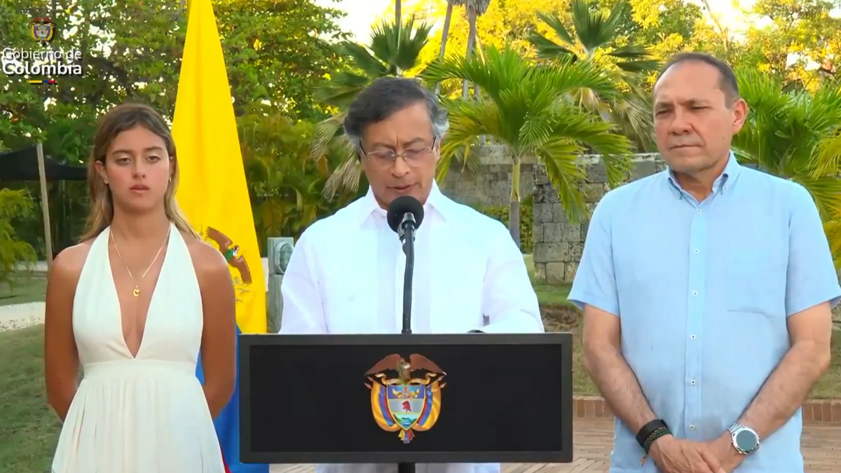 Presidente de Colombia, Gustavo Petro, anunció un aumento histórico del salario mínimo. Presidente de Colombia, Gustavo Petro, anunció un aumento histórico del salario mínimo.