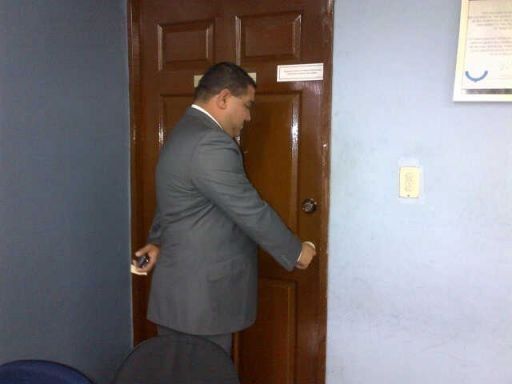 Administrador de Aduanas en Colón denuncia persecución por directora