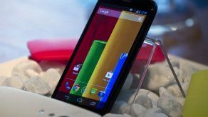 Motorola lanza un teléfono multiuso barato