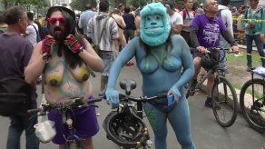 Cientos de ciclistas se desnudaron para exhibir su vulnerabilidad en México