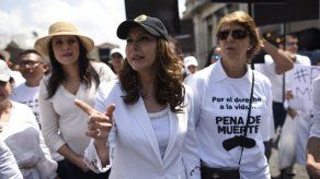 Hija de fallecido exdictador guatemalteco proclamada candidata a presidencia