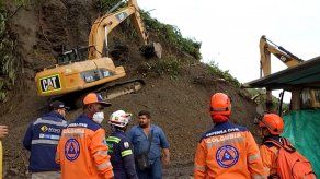 Aumentan a 27 los muertos por deslizamiento de tierra en Colombia