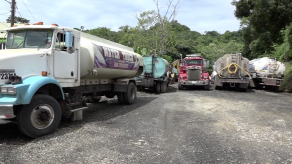Conductores de cisterna suspenden entrega de agua potable por deuda del Idaan