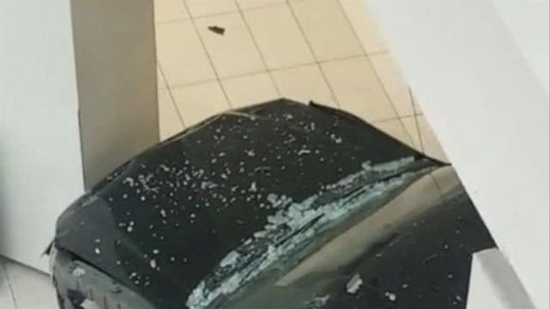 Un hombre condujo camioneta en centro comercial de Chicago