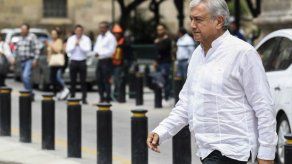Presidente electo de México queda varado en avión