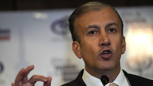 Entre los documentos había una carta en la que se aprobaba un crédito para PDVSA en bolívares, la moneda nacional de Venezuela, el cual fue reembolsado en dólares, así como casi 30 recibos de pago.
