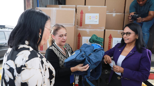 MIDES recibe kits de Naciones Unidas para apoyar a mujeres en situación de vulnerabilidad. MIDES recibe kits de Naciones Unidas para apoyar a mujeres en situación de vulnerabilidad.