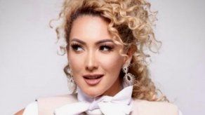 Erika Ender comparte la alegría de su presentación en el Bicentenario de Ecuador