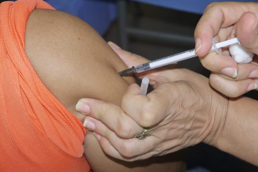 CSS realiza jornadas de vacunación gratuita contra la Hepatitis.