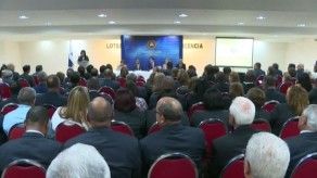 Solís advierte que no permitirá “goles” contra el Estado