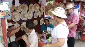 Concluye con éxito el desfile de los mil sombreros en La Pintada