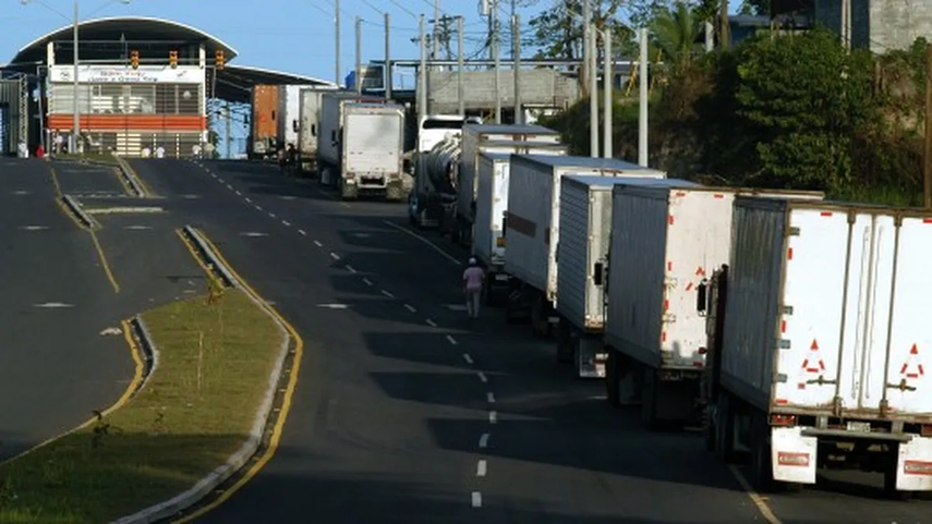 Transporte de carga de productos sufren los efectos de las protestas.