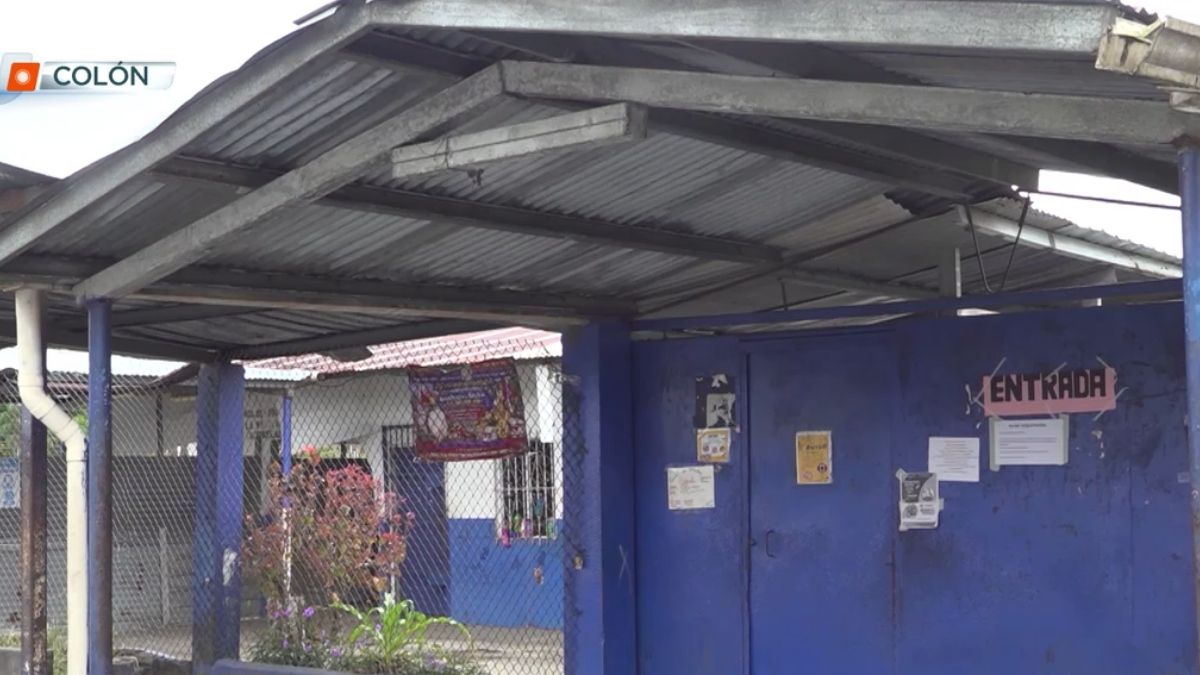 Suspenden clases en colegio de Colón por tosferina. Suspenden clases en colegio de Colón por tosferina.