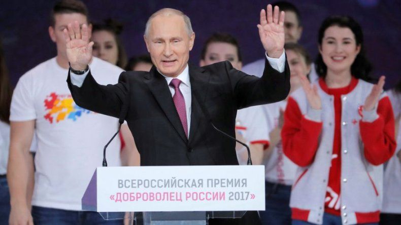 Vladimir Putin dice que buscará reelección en presidenciales de marzo de 2018