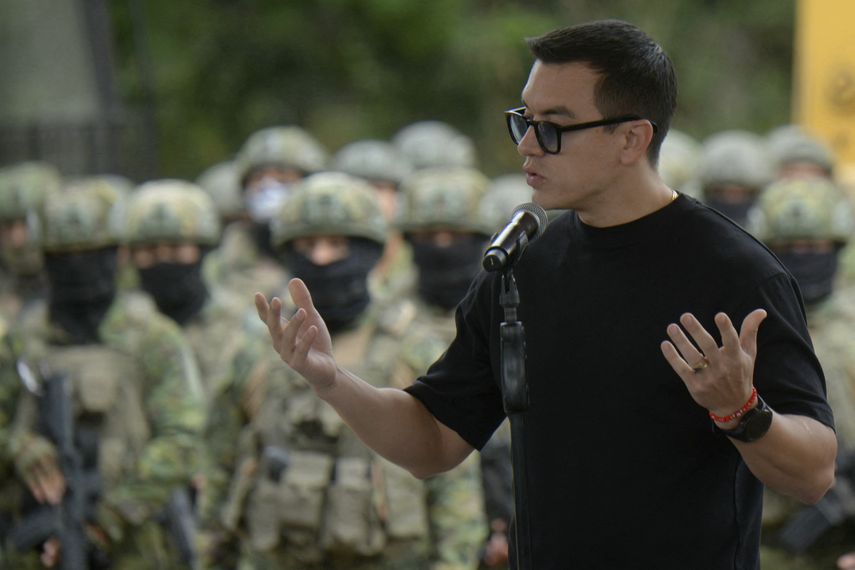 Presidente de Ecuador presentará un proyecto con miras a eliminar la prohibición de bases militares extranjeras.