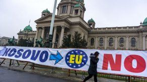 La corrupción corroe la economía kosovar tras una década de independencia