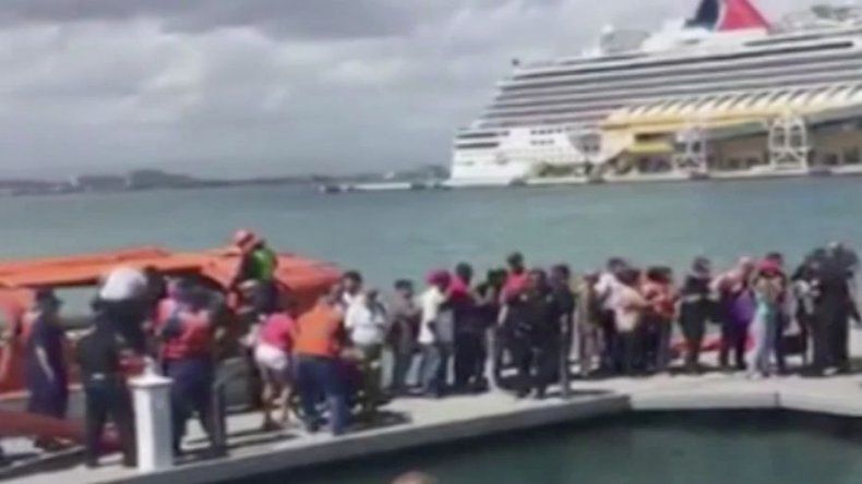 AMP investiga incendio de crucero con bandera panameña en Puerto Rico