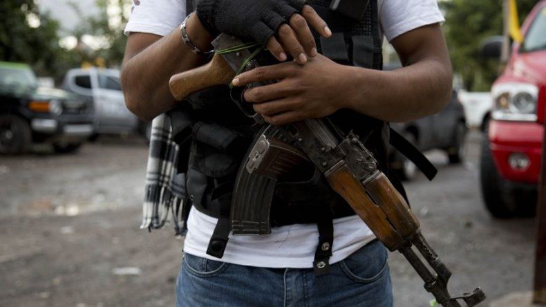 México pone fecha para regular a autodefensas