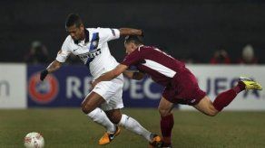 Inter sella el pase a octavos con doblete de Guarín en Rumanía