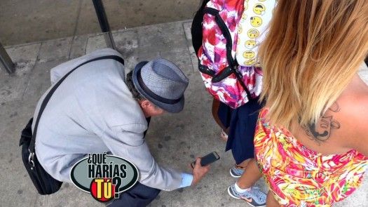 ¿Qué harías tú si te toparas con un acechador en la calle?