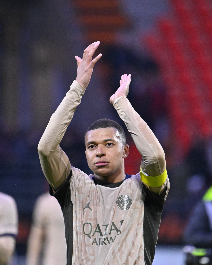 El PSG derrotó al Lorient con dobletes de Dembélé y Mbappé