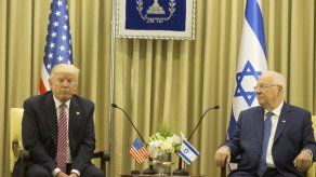 Trump se defiende de acusaciones de que reveló fuente